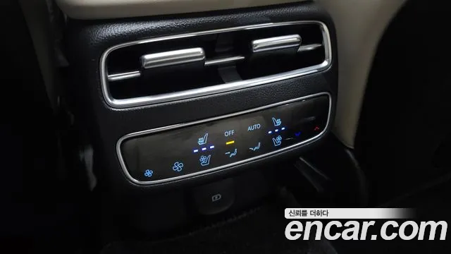Genesis GV70 2.5T Бензин AWD — Фото автомобиля 8