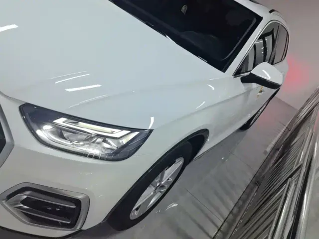Audi Q5L — Фото автомобиля 2