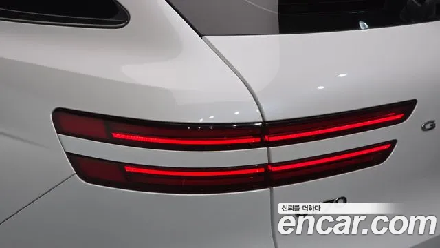 Genesis GV70 — Фото автомобиля 23
