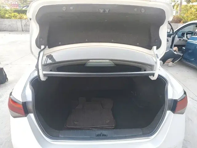 Nissan Sylphy — Фото автомобиля 18