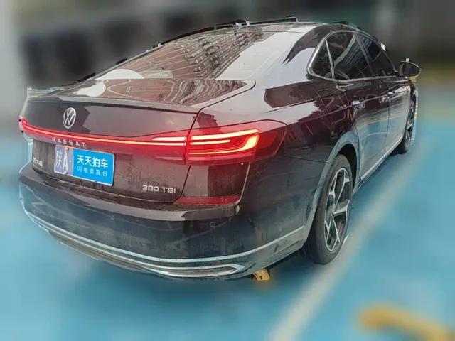 Volkswagen Passat — Фото автомобиля 2