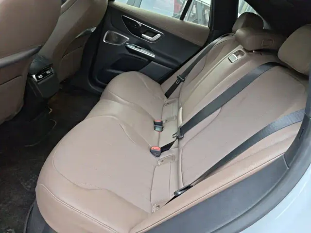 Mercedes-Benz EQE SUV — Фото автомобиля 16