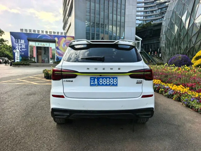 Roewe RX5 — Фото автомобиля 13
