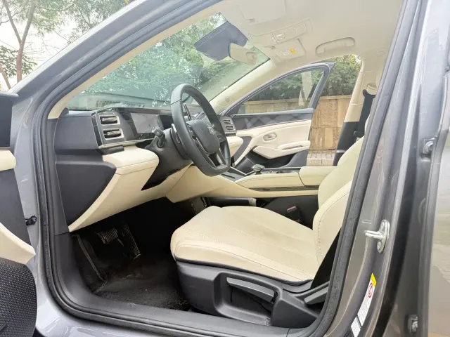BYD Qin L — Фото автомобиля 4