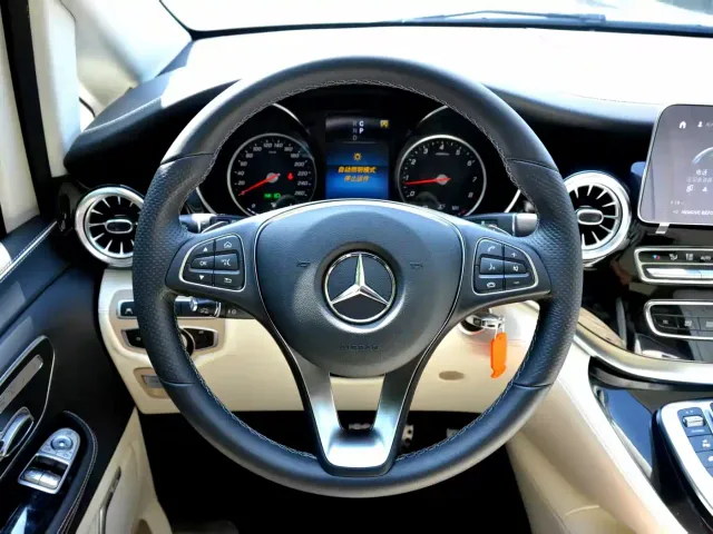 Mercedes-Benz V-Class — Фото автомобиля 11