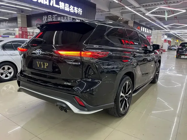 Toyota Crown Kluger — Фото автомобиля 18