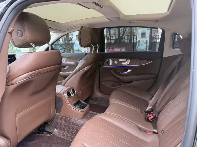 Mercedes-Benz E-Class — Фото автомобиля 8