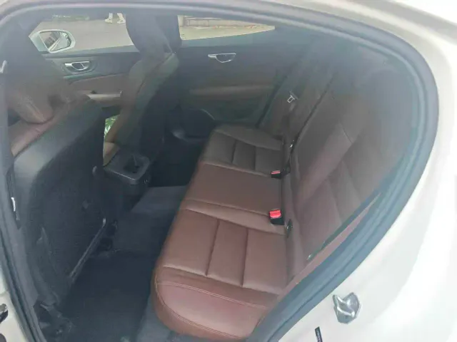 Volvo S60 — Фото автомобиля 3