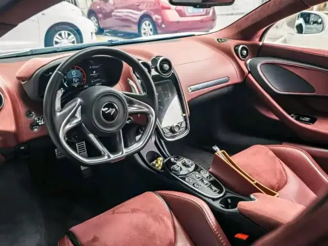 McLaren GT — Фото автомобиля 9
