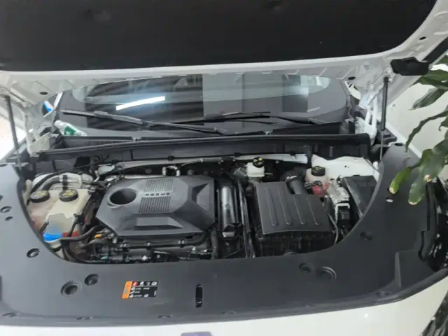 Roewe RX5 — Фото автомобиля 19