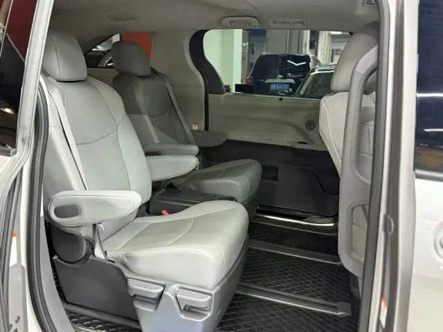Toyota Granvia — Фото автомобиля 12