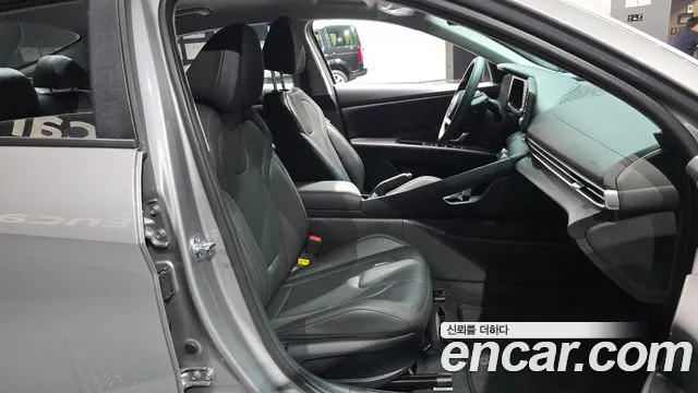 Hyundai Avante CN7 — Фото автомобиля 18