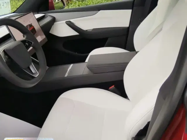 Tesla Model Y — Фото автомобиля 4