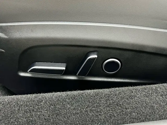 Tesla Model 3 — Фото автомобиля 19