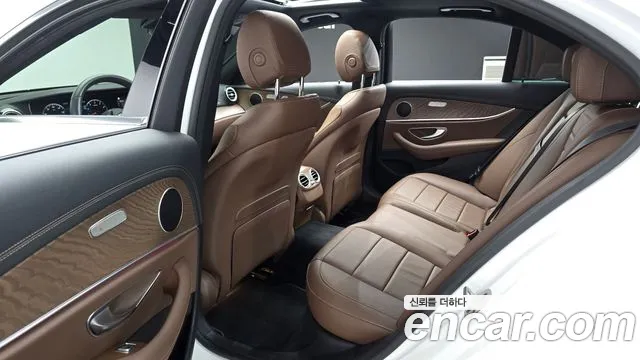 Mercedes-Benz E-Class W213 — Фото автомобиля 11