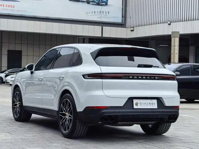 Porsche Cayenne — Фото автомобиля 4