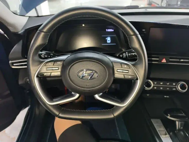 Hyundai Elantra — Фото автомобиля 10