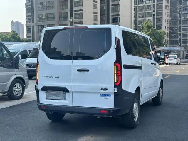 Ford Transit — Фото автомобиля 11