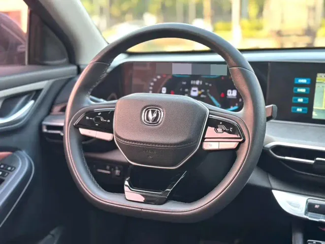 Changan Eado — Фото автомобиля 4