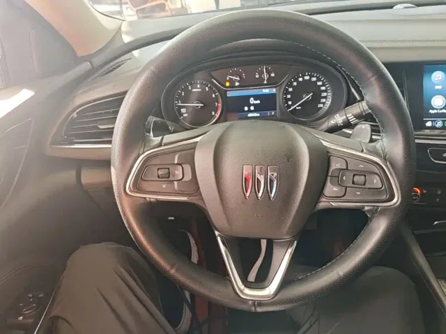 Buick Regal — Фото автомобиля 10