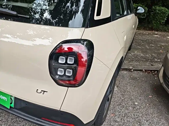 GAC Aion UT — Фото автомобиля 7
