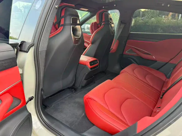 Xiaomi SU7 — Фото автомобиля 11