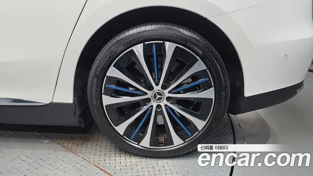 Mercedes-Benz EQE V295 — Фото автомобиля 6