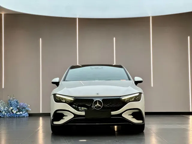 Mercedes-Benz EQE — Фото автомобиля 2