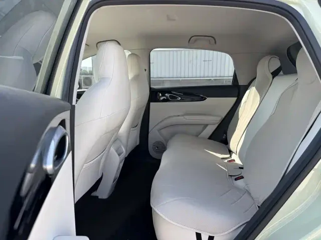Geely Starry Wish — Фото автомобиля 12