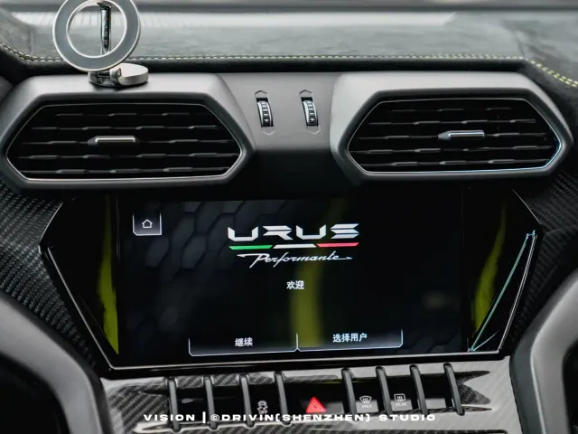 Lamborghini Urus — Фото автомобиля 13