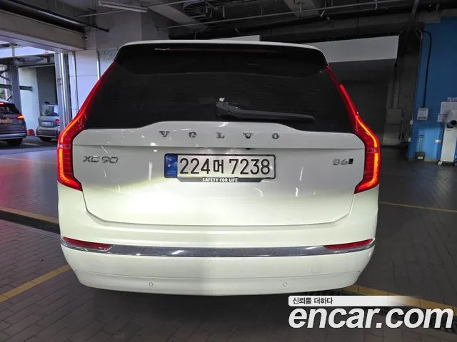 Вольво XC90 — Фото автомобиля 3