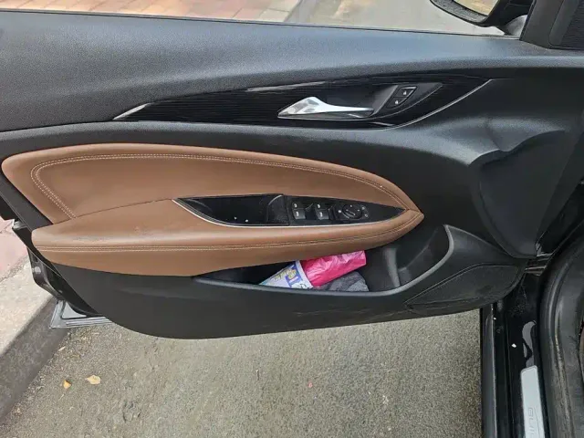Buick Regal — Фото автомобиля 7