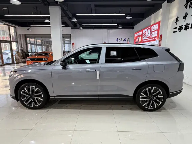 Volvo XC70 Plug-in Hybrid — Фото автомобиля 7