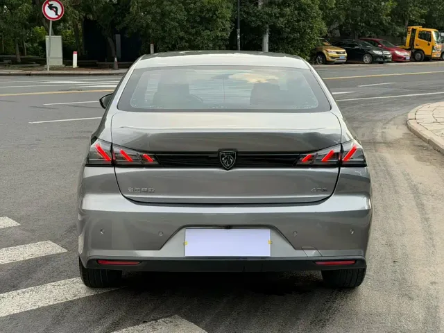 Peugeot 408 — Фото автомобиля 4