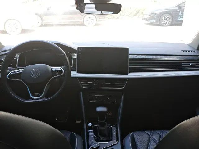 Volkswagen Tiguan L — Фото автомобиля 10