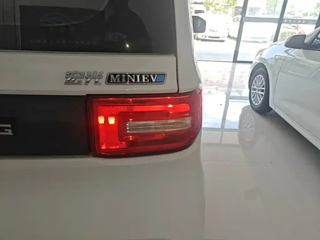Wuling Hongguang Mini EV — Фото автомобиля 7