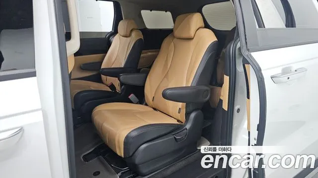 Kia Carnival Generation 4 — Фото автомобиля 16