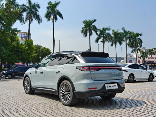 Leapmotor C11 — Фото автомобиля 6