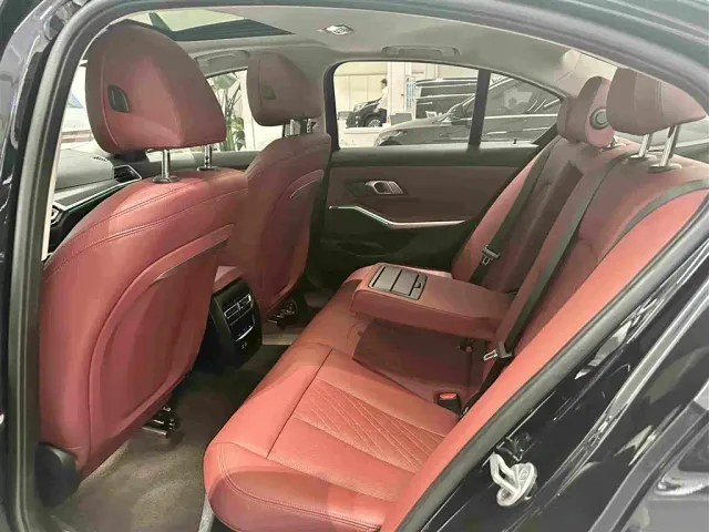BMW 3 Series — Фото автомобиля 17