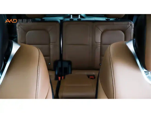 Lincoln Navigator — Фото автомобиля 9