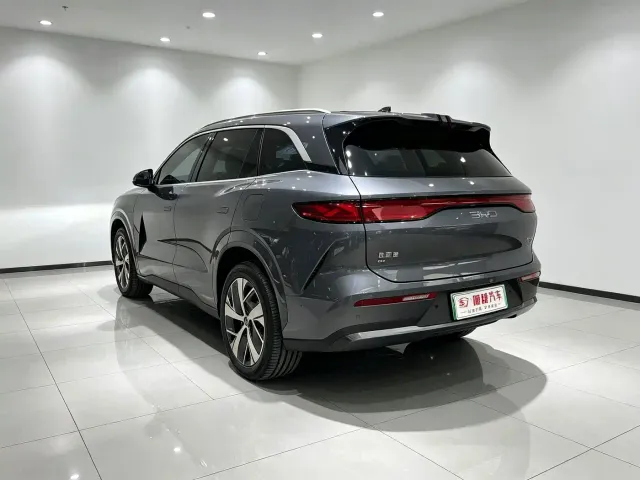 BYD Tang L — Фото автомобиля 10