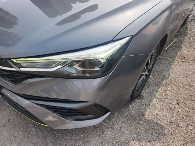 Roewe i5 — Фото автомобиля 23