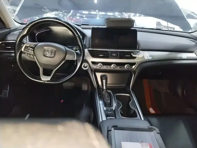 Honda Accord — Фото автомобиля 9
