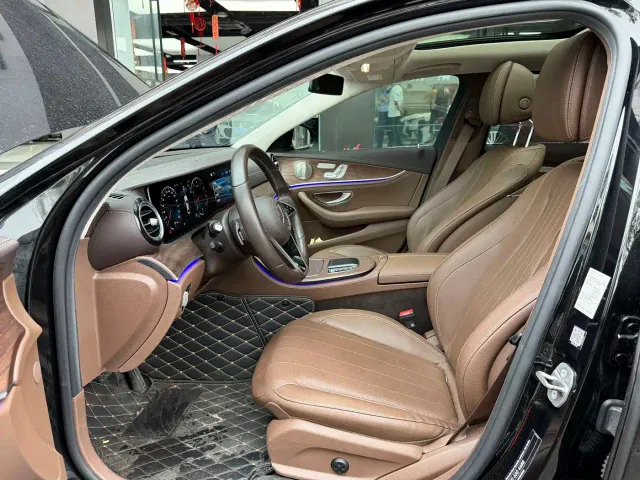 Mercedes-Benz E-Class — Фото автомобиля 8