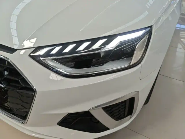 Audi A4L — Фото автомобиля 23