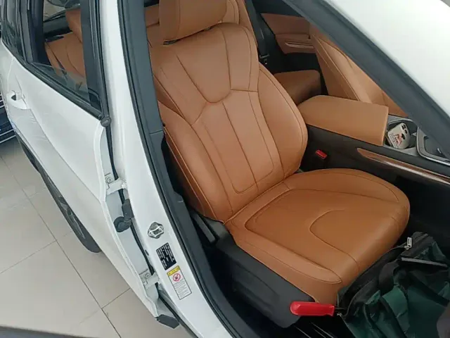Bestune T90 — Фото автомобиля 24