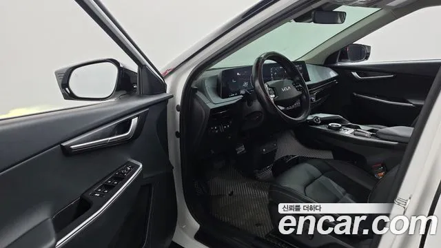 Kia EV6 — Фото автомобиля 10