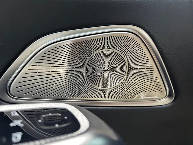 Mercedes-Benz E-Class — Фото автомобиля 12