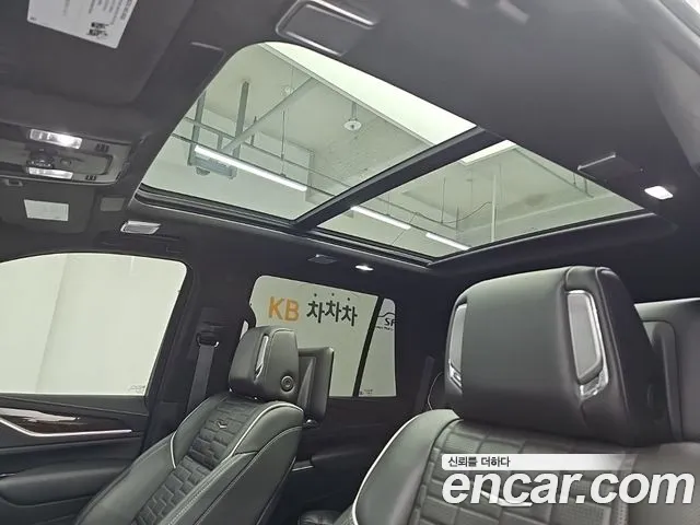 Cadillac Escalade 5th Gen — Фото автомобиля 14