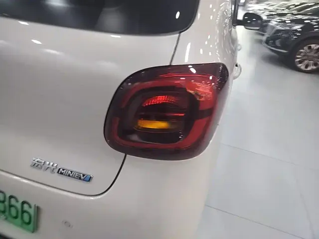Wuling Hongguang Mini EV — Фото автомобиля 7